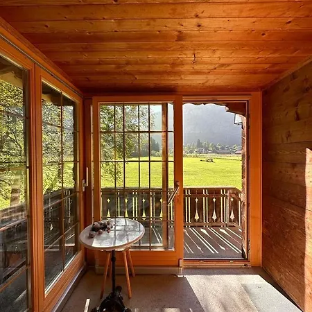 Monjeri, Modern Und Einzigartig *