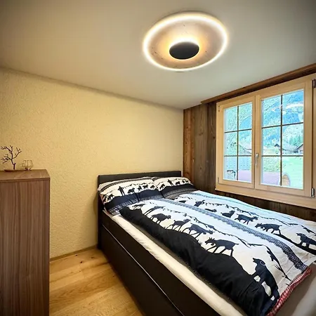 Monjeri, Modern Und Einzigartig