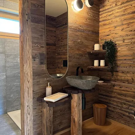 Monjeri, Modern Und Einzigartig *