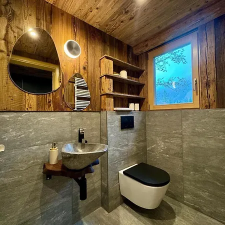 Monjeri, Modern Und Einzigartig * 坎德施泰格