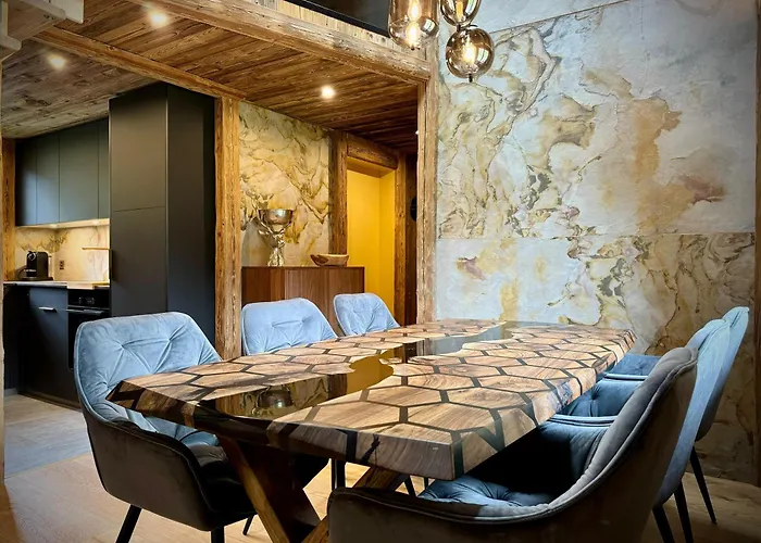 Monjeri, Modern Und Einzigartig Feriehus