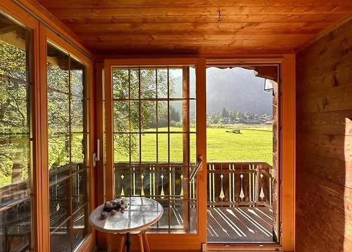 Monjeri, Modern Und Einzigartig *