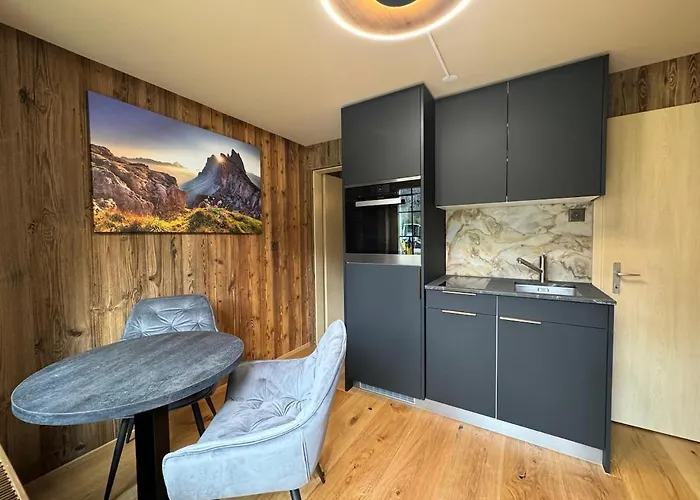 Monjeri, Modern Und Einzigartig Feriehus