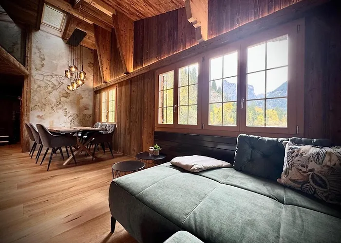 Monjeri, Modern Und Einzigartig Feriehus *