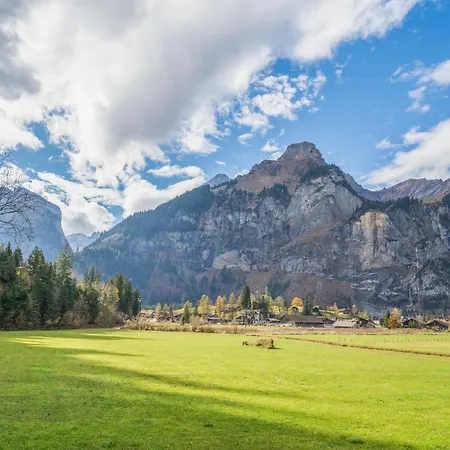 Monjeri, Modern Und Einzigartig Casa de Férias Kandersteg