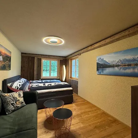 Monjeri, Modern Und Einzigartig * Kandersteg